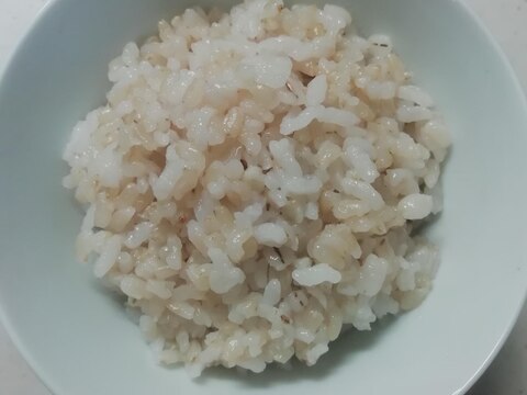 我が家の玄米入りご飯（蕎麦の実入り）